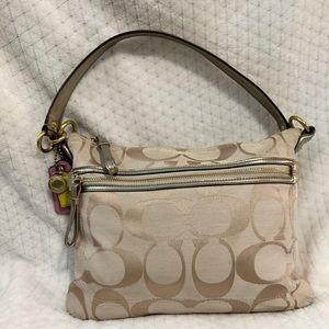 💞 🎊  Coach Poppy Silver Signature Bag ❤️